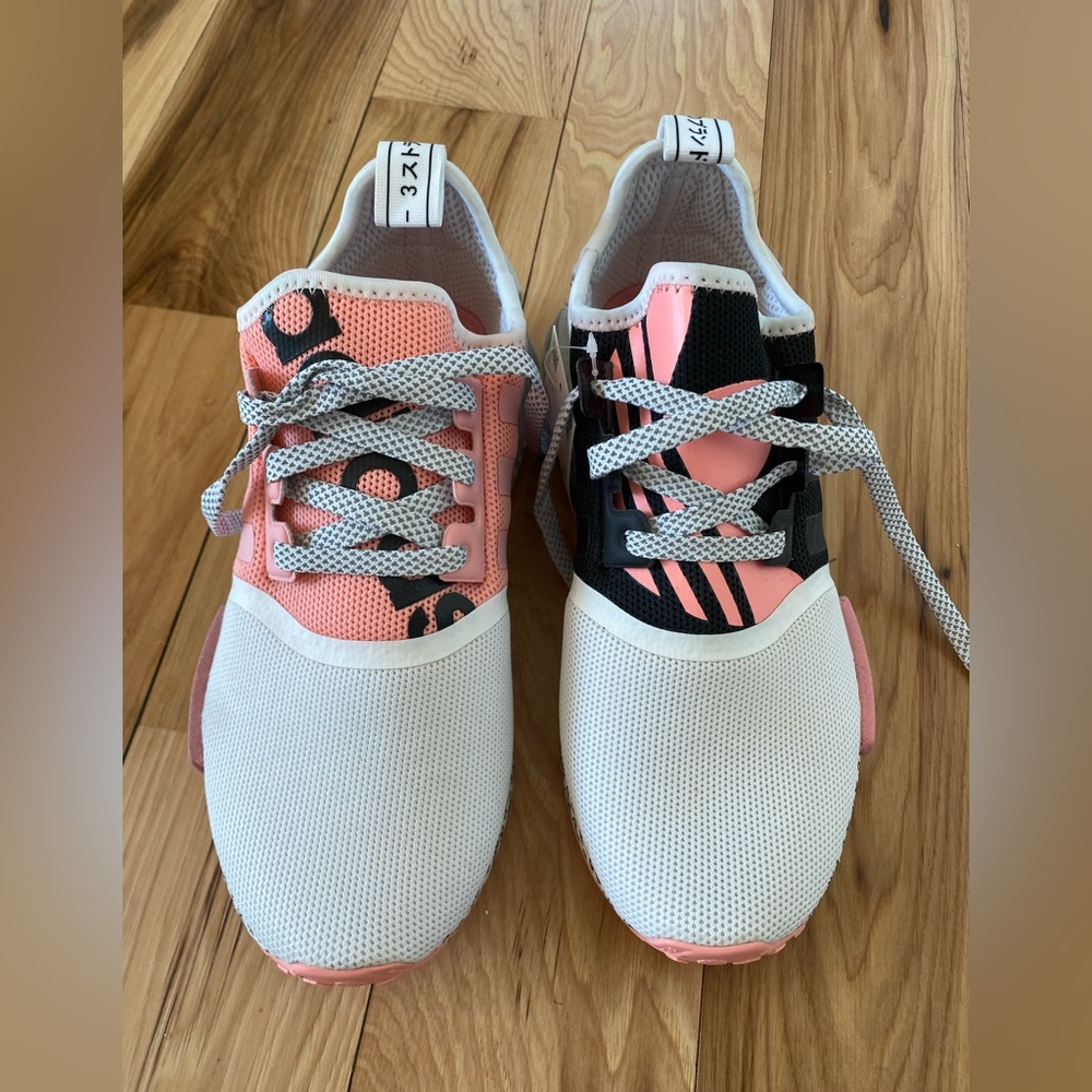 Adidas Children Size 7/women’s size 8
